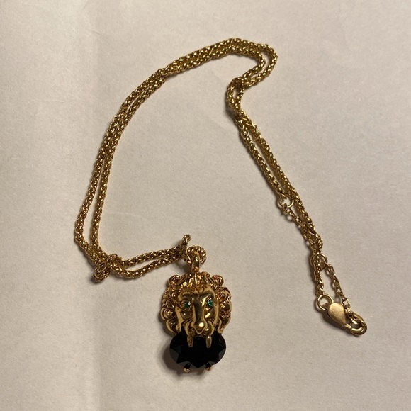 Lion and Stone Pendant Necklace - Picture 4 of 5